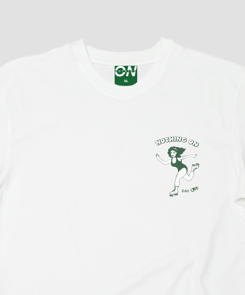 NOTHINGON(ナッシング オン)の「ローラースケートガールヴィンテージイラストグラフィック半袖Tシャツホワイト(Tシャツ/カットソー・メンズ・その他・X-LARGE/LARGE/MEDIUM/SMALL)」の2枚目の写真