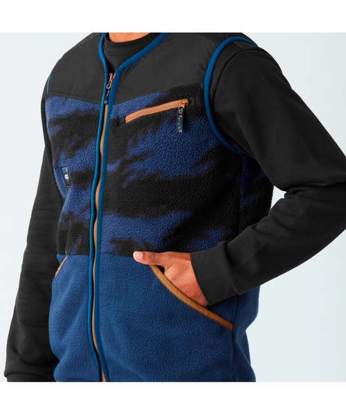 PICTURE ORGANIC CLOTHING(ピクチャーオーガニッククロージング)の「【PICTURE/ピクチャー】GAMVIK FLEECE VEST(ベスト・メンズ・ブラック系その他/ブルー・LARGE/X-LARGE/XX-LARGE)」の4枚目の写真