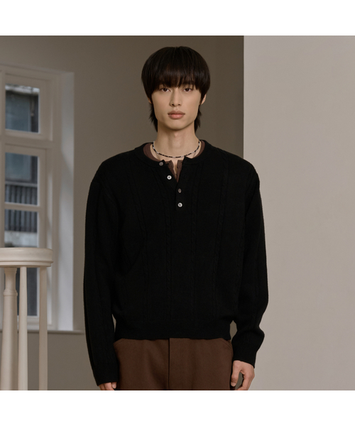 セール】25 FW ウォッシャブルケーブルクロップヘンリーネックニット