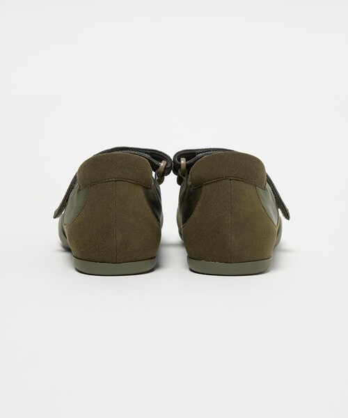 ODETTE E ODILE（オデットエオディール）の「ベルクロメリージェーン フラット10（バレエシューズ・レディース・オフホワイト/オリーブ/ブラック/ロイヤルブルー・24.5cm/24cm/23.5cm/23cm/22.5cm）」の10枚目の写真