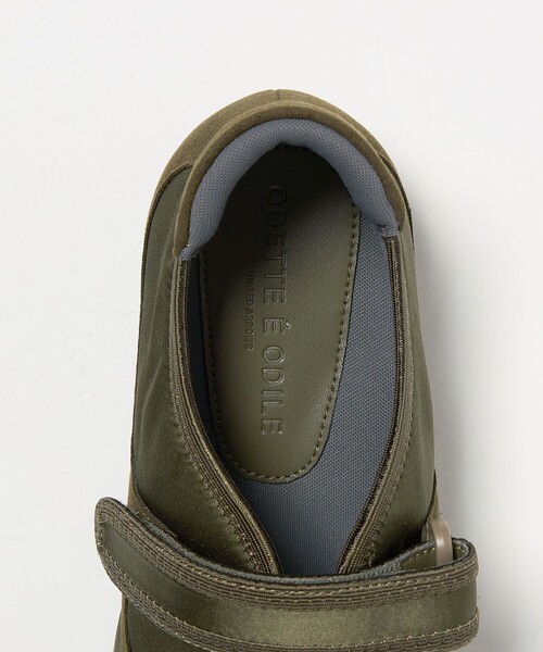 ODETTE E ODILE（オデットエオディール）の「ベルクロメリージェーン フラット10（バレエシューズ・レディース・オフホワイト/オリーブ/ブラック/ロイヤルブルー・24.5cm/24cm/23.5cm/23cm/22.5cm）」の12枚目の写真