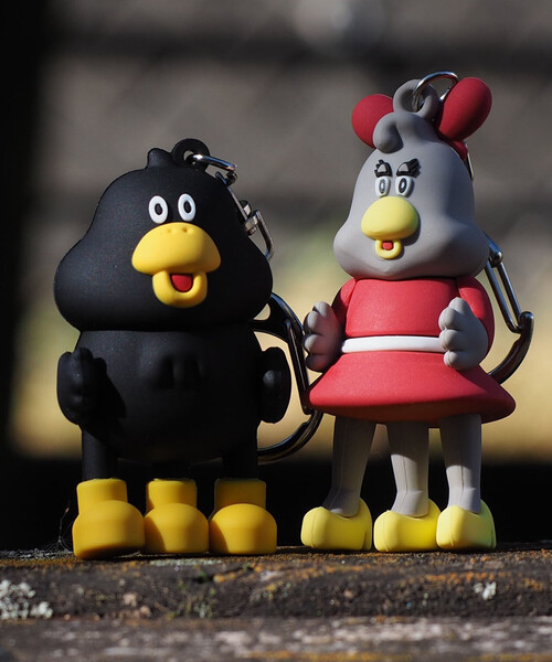 FREAK'S STORE（フリークスストア）の「DUCKROW DEPART/ダックローデパート DUCMICO FIGURE KEYHOLDER フィギュアキーホルダー（キーホルダー・メンズ・ブルー/レッド・ONE SIZE）」の3枚目の写真