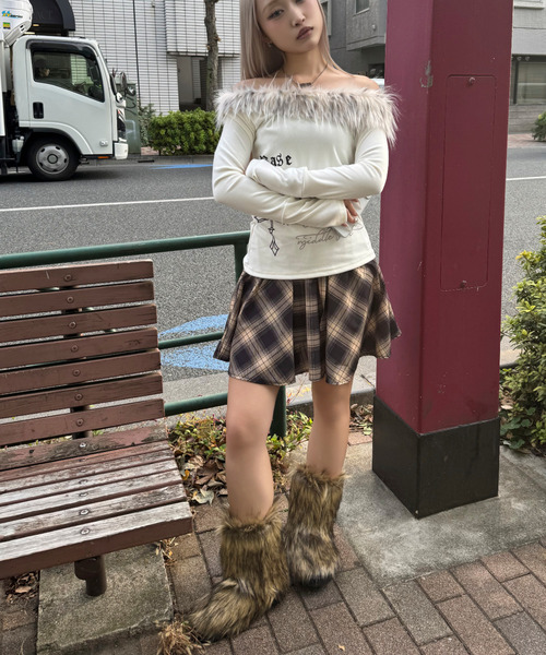 DAESE TOKYO(デセトウキョウ)の「『DAESE TOKYO/デセトウキョウ』ファーブーツ(ブーツ・レディース・カーキ/ブラック・25/24)」の4枚目の写真