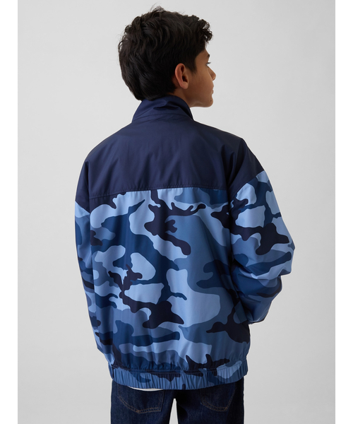 GAP(ギャップ)の「リサイクル カラーブロック カモフラージュ ウィンドブレーカー (キッズ)(ナイロンジャケット・キッズ・ブルー・120cm/130cm/140cm/150cm/160cm/110cm)」の3枚目の写真