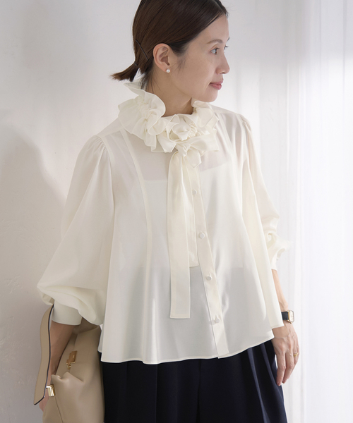 IENA(イエナ)の「&NAVY シアーボウタイブラウス(シャツ/ブラウス・レディース・ネイビー/ホワイト×ホワイト・FREE)」の2枚目の写真