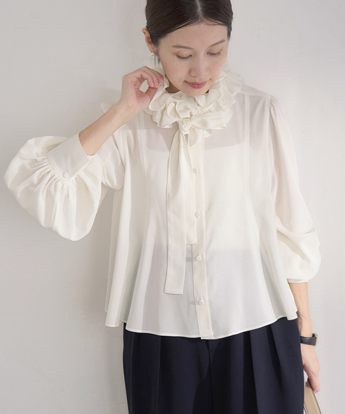 IENA(イエナ)の「&NAVY シアーボウタイブラウス(シャツ/ブラウス・レディース・ネイビー/ホワイト×ホワイト・FREE)」の9枚目の写真