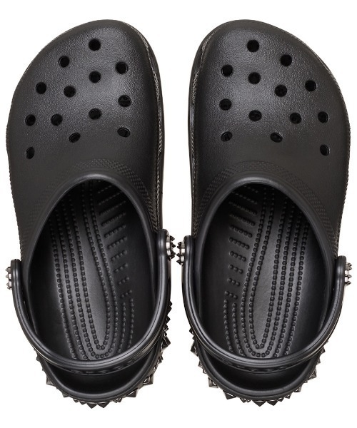 crocs（クロックス）の「クロックス crocs Classic Studded Clog Blk（サンダル・レディース・ブラック・22.0cm/23.0cm/24.0cm/25.0cm/26.0cm）」の5枚目の写真