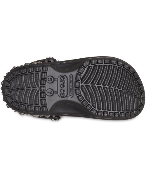 crocs（クロックス）の「クロックス crocs Classic Studded Clog Blk（サンダル・レディース・ブラック・22.0cm/23.0cm/24.0cm/25.0cm/26.0cm）」の3枚目の写真