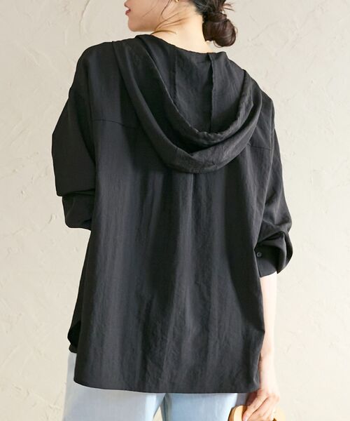 le.coeur blanc(ルクールブラン)の「エアータンブラーフードブラウス(シャツ/ブラウス・レディース・ブラック/オフホワイト/ライトグリーン・38)」の21枚目の写真