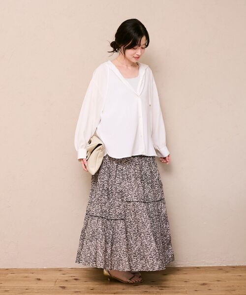 le.coeur blanc(ルクールブラン)の「エアータンブラーフードブラウス(シャツ/ブラウス・レディース・ブラック/オフホワイト/ライトグリーン・38)」の6枚目の写真