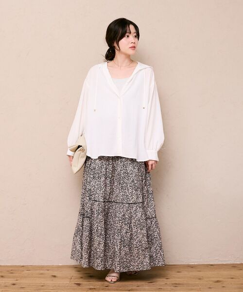 le.coeur blanc(ルクールブラン)の「エアータンブラーフードブラウス(シャツ/ブラウス・レディース・ブラック/オフホワイト/ライトグリーン・38)」の7枚目の写真