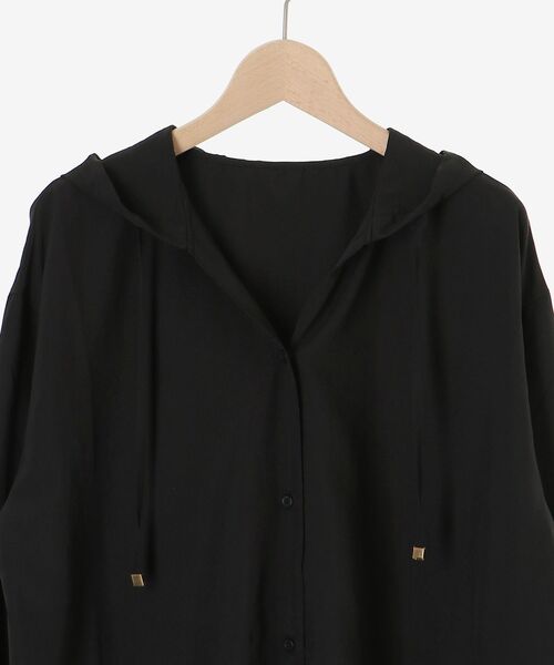 le.coeur blanc(ルクールブラン)の「エアータンブラーフードブラウス(シャツ/ブラウス・レディース・ブラック/オフホワイト/ライトグリーン・38)」の16枚目の写真