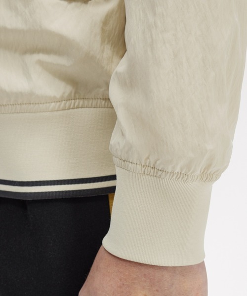 FRED PERRY（フレッドペリー）の「Crinkle Harrington Jacket／シワ加工ハリントンジャケット（ブルゾン・メンズ・オートミール/ネイビー/レッド・L/M/S）」の14枚目の写真