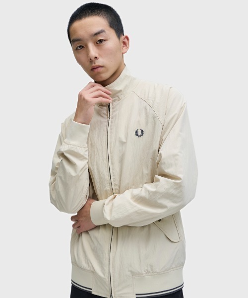 FRED PERRY（フレッドペリー）の「Crinkle Harrington Jacket／シワ加工ハリントンジャケット（ブルゾン・メンズ・オートミール/ネイビー/レッド・L/M/S）」の5枚目の写真