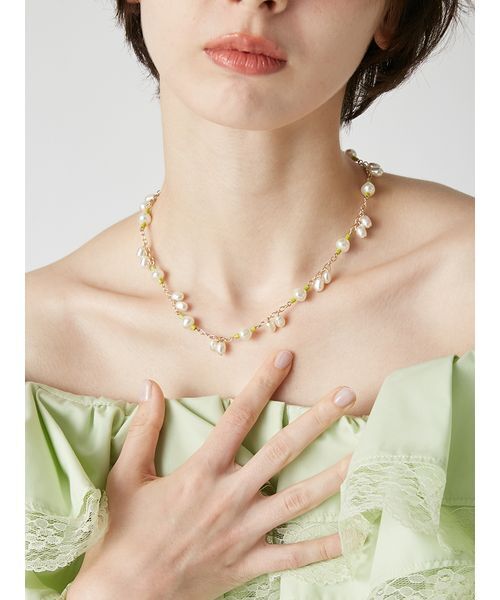 LILY BROWN(リリーブラウン)の「バリエーションパールネックレス(ネックレス・レディース・ブラック/ライム/ゴールド・F)」の13枚目の写真