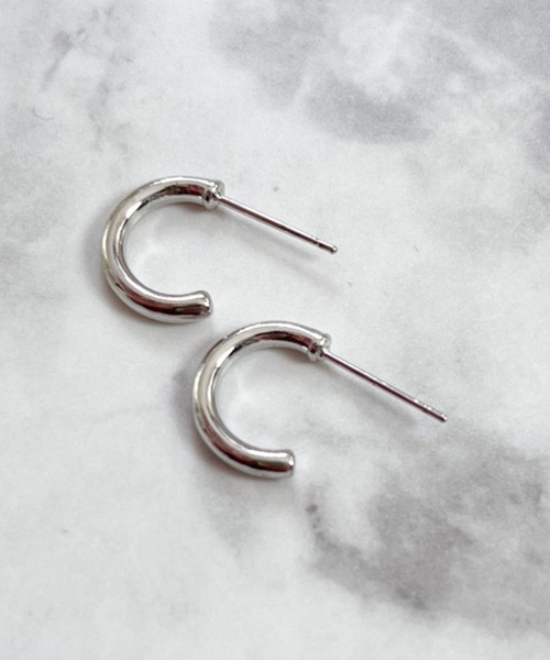 yu-ka(ユーカ)の「YU-KA:シンプルフープピアス simple hoop pierce(ピアス(両耳用)・レディース・シルバー/ゴールド・FREE)」の3枚目の写真