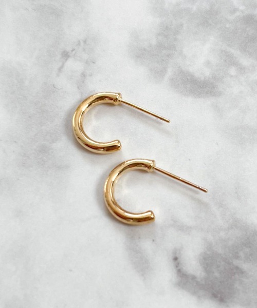 yu-ka(ユーカ)の「YU-KA:シンプルフープピアス simple hoop pierce(ピアス(両耳用)・レディース・シルバー/ゴールド・FREE)」の4枚目の写真