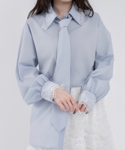 mellowneon（メロウネオン）の「ネクタイセットレースドッキングシャツ（シャツ/ブラウス・レディース・ストライプ/チェック/ブルー/ホワイト系・FREE）」の2枚目の写真