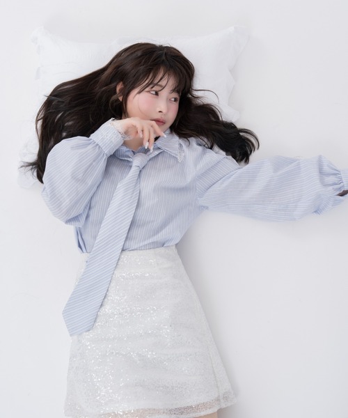 mellowneon（メロウネオン）の「ネクタイセットレースドッキングシャツ（シャツ/ブラウス・レディース・ストライプ/チェック/ブルー/ホワイト系・FREE）」の16枚目の写真