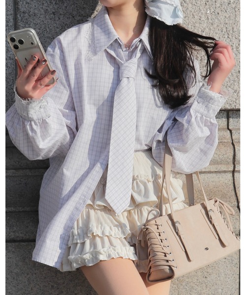 mellowneon（メロウネオン）の「ネクタイセットレースドッキングシャツ（シャツ/ブラウス・レディース・ストライプ/チェック/ブルー/ホワイト系・FREE）」の22枚目の写真