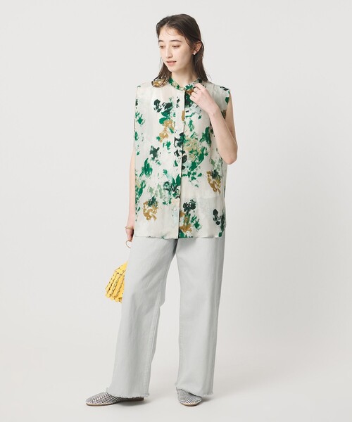 SACRA（サクラ）の「＜SACRA＞フローラプリント ノースリーブブラウス（シャツ/ブラウス・レディース・ケリーグリーン・38）」の4枚目の写真