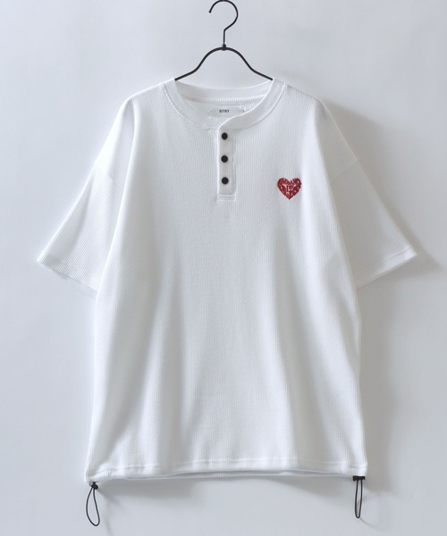 SITRY(シトリー)の「SITRY Heart Embroidery Thermal/別注 オーバーサイズ ハートロゴ ワンポイントラメ刺繍 ドローコード ワッフル ヘンリーネック 半袖Tシャツ レディース メンズ(Tシャツ/カットソー・レディース・チャコール/ネイビー/グレー系その他2/ブルー系その他/ホワイト系その他/ブラック/グレー系その他/オフホワイト/アッシュグレー/ブラック系その他・M/L/XL)」の11枚目の写真
