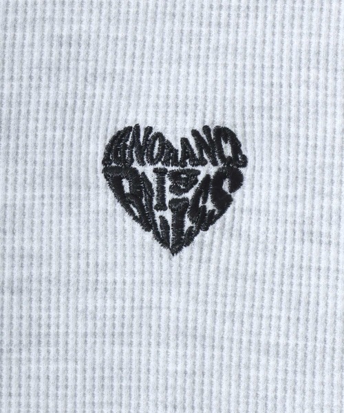 SITRY(シトリー)の「SITRY Heart Embroidery Thermal/別注 オーバーサイズ ハートロゴ ワンポイントラメ刺繍 ドローコード ワッフル ヘンリーネック 半袖Tシャツ レディース メンズ(Tシャツ/カットソー・レディース・チャコール/ネイビー/グレー系その他2/ブルー系その他/ホワイト系その他/ブラック/グレー系その他/オフホワイト/アッシュグレー/ブラック系その他・M/L/XL)」の18枚目の写真