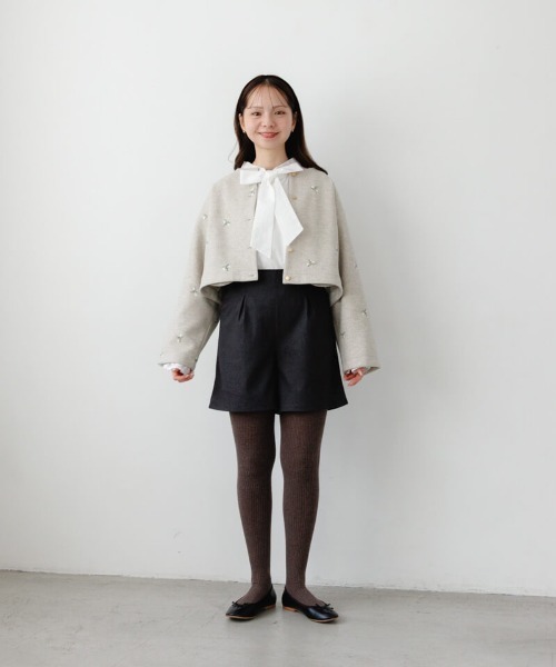 flower（フラワー）の「タイニーブーケジャケット（ノーカラージャケット・レディース・ベージュ/アイボリー・FREE）」の3枚目の写真