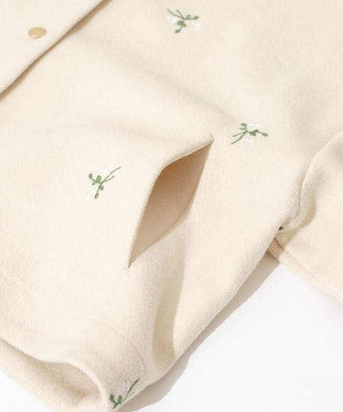 flower（フラワー）の「タイニーブーケジャケット（ノーカラージャケット・レディース・ベージュ/アイボリー・FREE）」の11枚目の写真