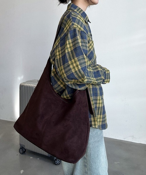 UNDERSTATEMENTs（アンダーステイトメント）の「【ユニセックス】スエードショルダーバッグ（ショルダーバッグ・メンズ・ベージュ/ブラウン/ブラック・FREE）」の6枚目の写真