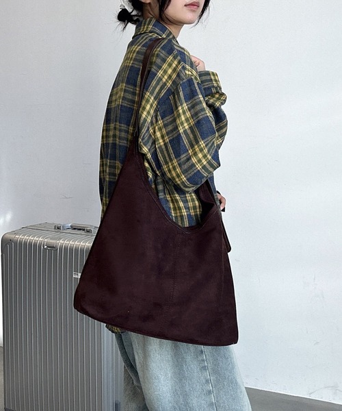 UNDERSTATEMENTs（アンダーステイトメント）の「【ユニセックス】スエードショルダーバッグ（ショルダーバッグ・メンズ・ベージュ/ブラウン/ブラック・FREE）」の9枚目の写真