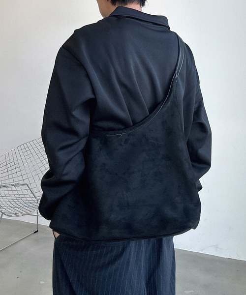 UNDERSTATEMENTs（アンダーステイトメント）の「【ユニセックス】スエードショルダーバッグ（ショルダーバッグ・メンズ・ベージュ/ブラウン/ブラック・FREE）」の12枚目の写真