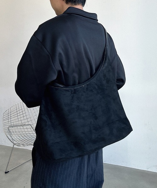 UNDERSTATEMENTs（アンダーステイトメント）の「【ユニセックス】スエードショルダーバッグ（ショルダーバッグ・メンズ・ベージュ/ブラウン/ブラック・FREE）」の16枚目の写真