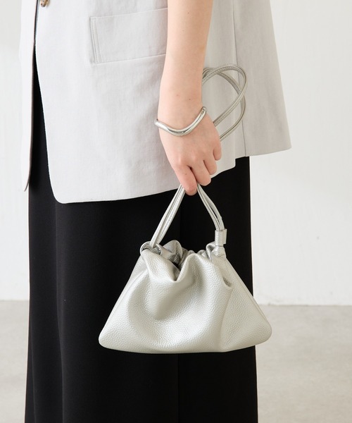 PAPILLONNER（パピヨネ）の「PAPILLONNER/シュリンクレザーショルダー（ショルダーバッグ・レディース・シルバー/オフホワイト・FREE）」の4枚目の写真