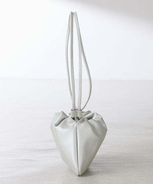 PAPILLONNER(パピヨネ)の「PAPILLONNER/シュリンクレザーショルダー(ショルダーバッグ・レディース・シルバー/オフホワイト・FREE)」の10枚目の写真