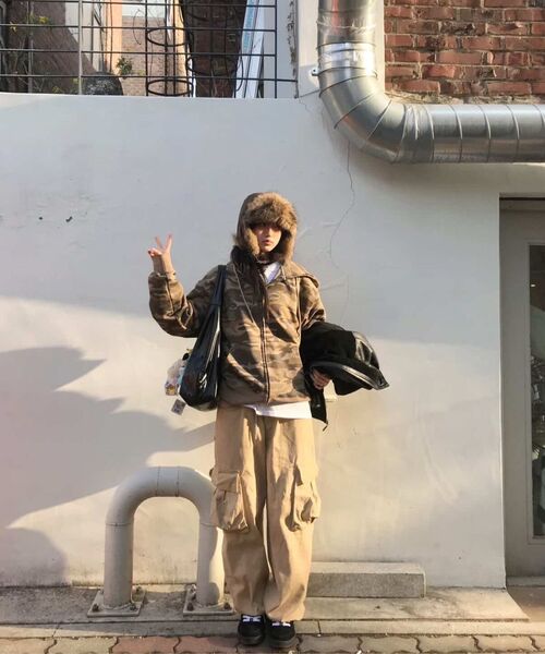 S'EST(エスイーエスティー)の「Solaris Camo Hoodie Zip Up Beige(パーカー・メンズ・ベージュ・SMALL/MEDIUM/LARGE)」の2枚目の写真