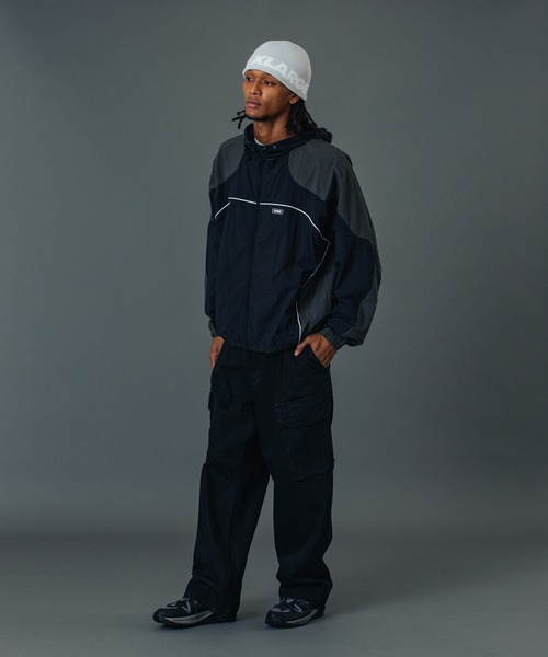 XLARGE（エクストララージ）の「PIPING HOODED JACKET（ナイロンジャケット・メンズ・ブラック/ホワイト/ネイビー・XL/L/M/S）」の6枚目の写真