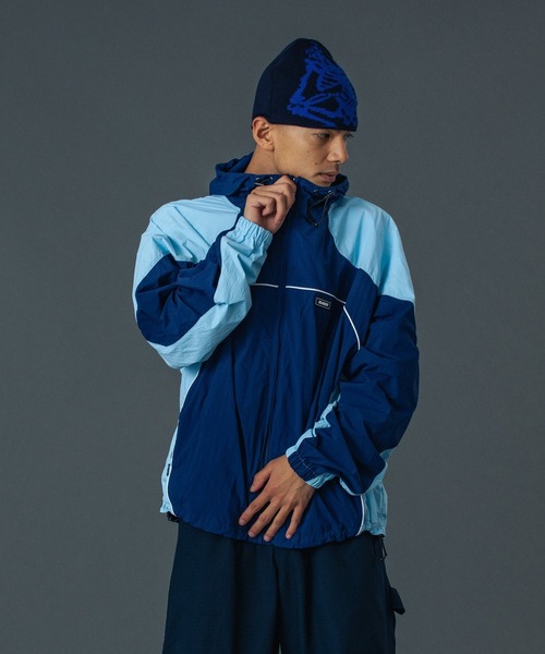 XLARGE（エクストララージ）の「PIPING HOODED JACKET（ナイロンジャケット・メンズ・ブラック/ホワイト/ネイビー・XL/L/M/S）」の8枚目の写真