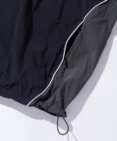 XLARGE（エクストララージ）の「PIPING HOODED JACKET（ナイロンジャケット・メンズ・ブラック/ホワイト/ネイビー・XL/L/M/S）」の12枚目の写真