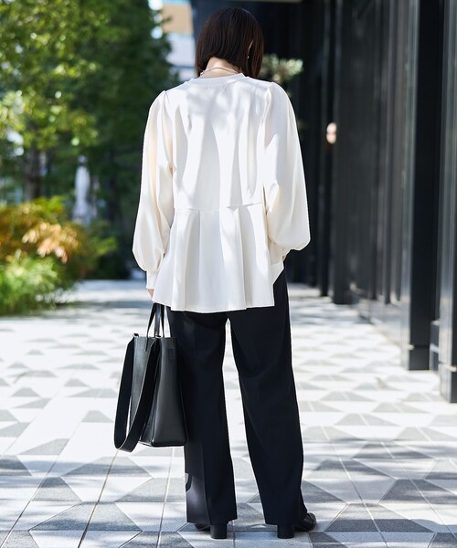 RONEL(ロネル)の「【RONEL】カットジョーゼットペプラムブラウス(シャツ/ブラウス・レディース・ネイビー/オフホワイト/ライトグレー/ブラック・FREE)」の5枚目の写真