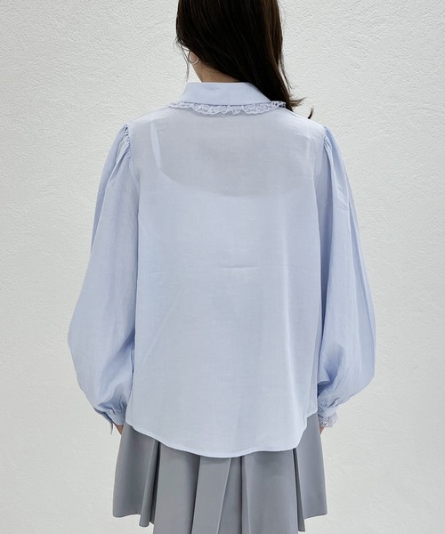 MISCH MASCH（ミッシュマッシュ）の「2026春夏新作 WEB限定 レース襟付きベーシックブラウス（シャツ/ブラウス・レディース・ブルー/ホワイト・ﾌﾘ-）」の4枚目の写真