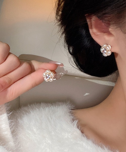 shoppinggo(ショッピングゴー)の「ピアス 花 可愛い パールピアス はなピアス キラキラ ビジューピアス(ピアス(両耳用)・レディース・ゴールド・FREE)」の7枚目の写真