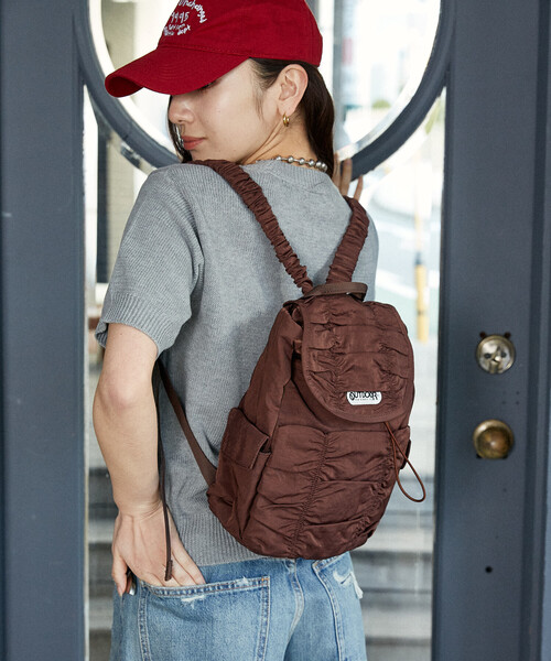 OUTDOOR PRODUCTS（アウトドアプロダクツ）の「OUTDOOR PRODUCTS × PUBLUX/アウトドアプロダクツ ＜別注カラー有り＞シャーリング バックパック　限定展開（バックパック/リュック・レディース・グレー/ブラック/ブラウン・ONE SIZE）」の12枚目の写真