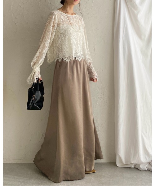 She's Closet(シーズクローゼット)の「シャイニー光沢 セミフレア ロングサテンスカート(スカート・レディース・ブラック/グレイッシュベージュ/アイボリー・FREE)」の7枚目の写真