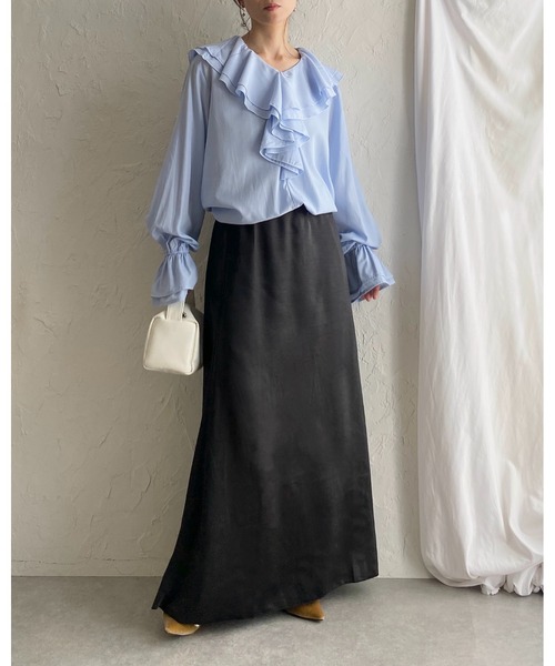 She's Closet(シーズクローゼット)の「シャイニー光沢 セミフレア ロングサテンスカート(スカート・レディース・ブラック/グレイッシュベージュ/アイボリー・FREE)」の14枚目の写真
