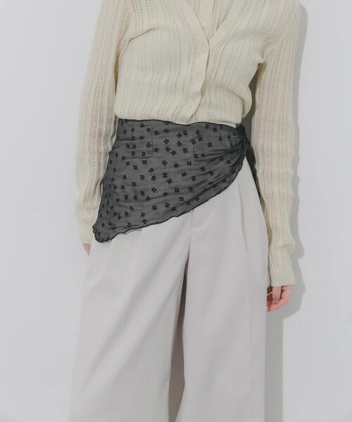 SMELLY（スメリー）の「フラワーサンカクスカーフ（バンダナ/スカーフ・レディース・ブラック/アイボリー・-）」の9枚目の写真