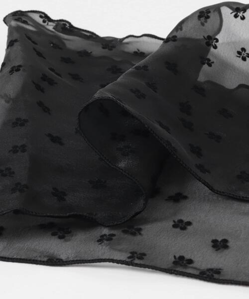 SMELLY（スメリー）の「フラワーサンカクスカーフ（バンダナ/スカーフ・レディース・ブラック/アイボリー・-）」の13枚目の写真