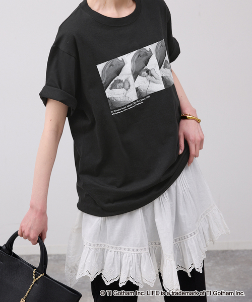 GOOD ROCK SPEED(グッドロックスピード)の「GOOD ROCK SPEED/グッドロックスピード SLOBE別注 PHOTO TEE(Tシャツ/カットソー・レディース・ホワイト/ブラック・FREE)」の2枚目の写真