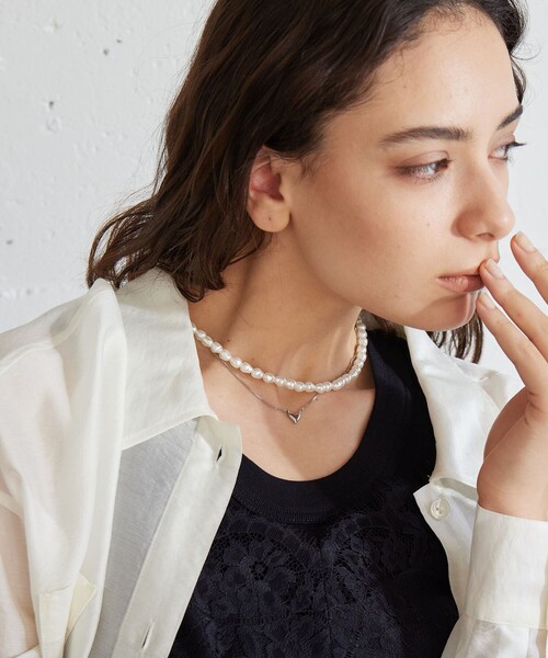 green label relaxing(グリーンレーベルリラクシング)の「【WEB限定】フェイクパール トグル ネックレス(ネックレス・レディース・ゴールド/シルバー・FREE)」の6枚目の写真