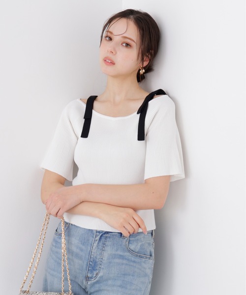 PROPORTION BODY DRESSING(プロポーションボディドレッシング)の「<ウォッシャブル/UV>肩リボンオフショルニット / 1216170307(ニット/セーター・レディース・ホワイト系その他/ホワイト×ブラック/ブルー・SMALL/MEDIUM)」の1枚目の写真